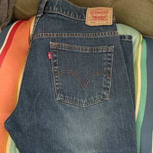 Levi's Women's 515 Bootcut Jeans 12M